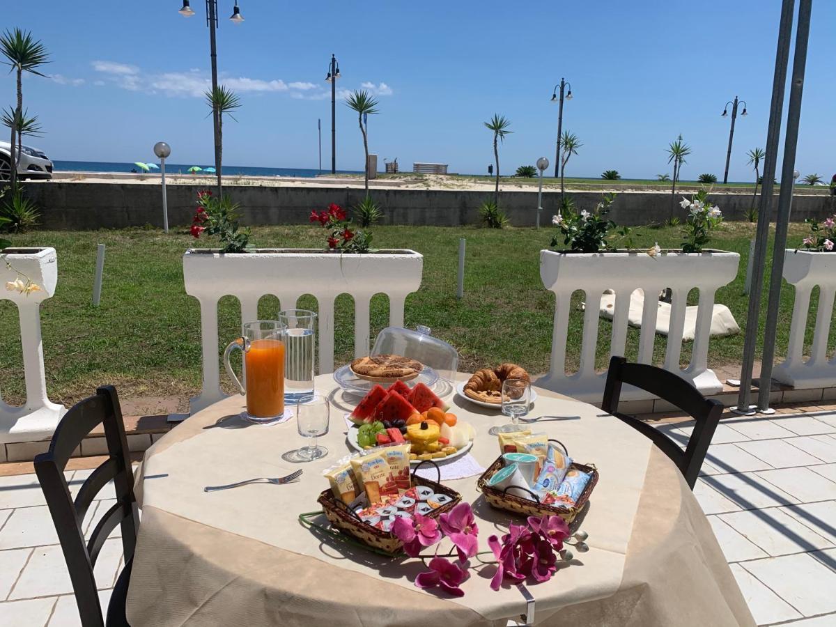 Hotel Rivabella Davoli Luaran gambar