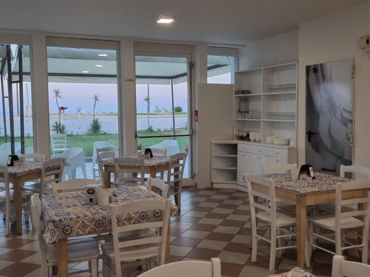Hotel Rivabella Davoli Luaran gambar