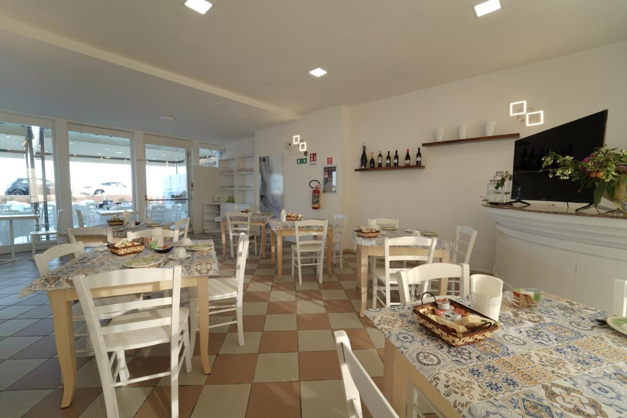 Hotel Rivabella Davoli Luaran gambar