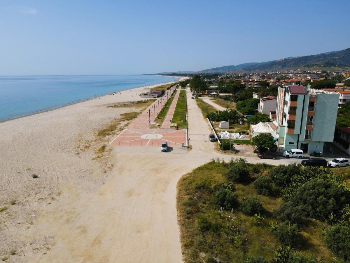 Hotel Rivabella Davoli Luaran gambar