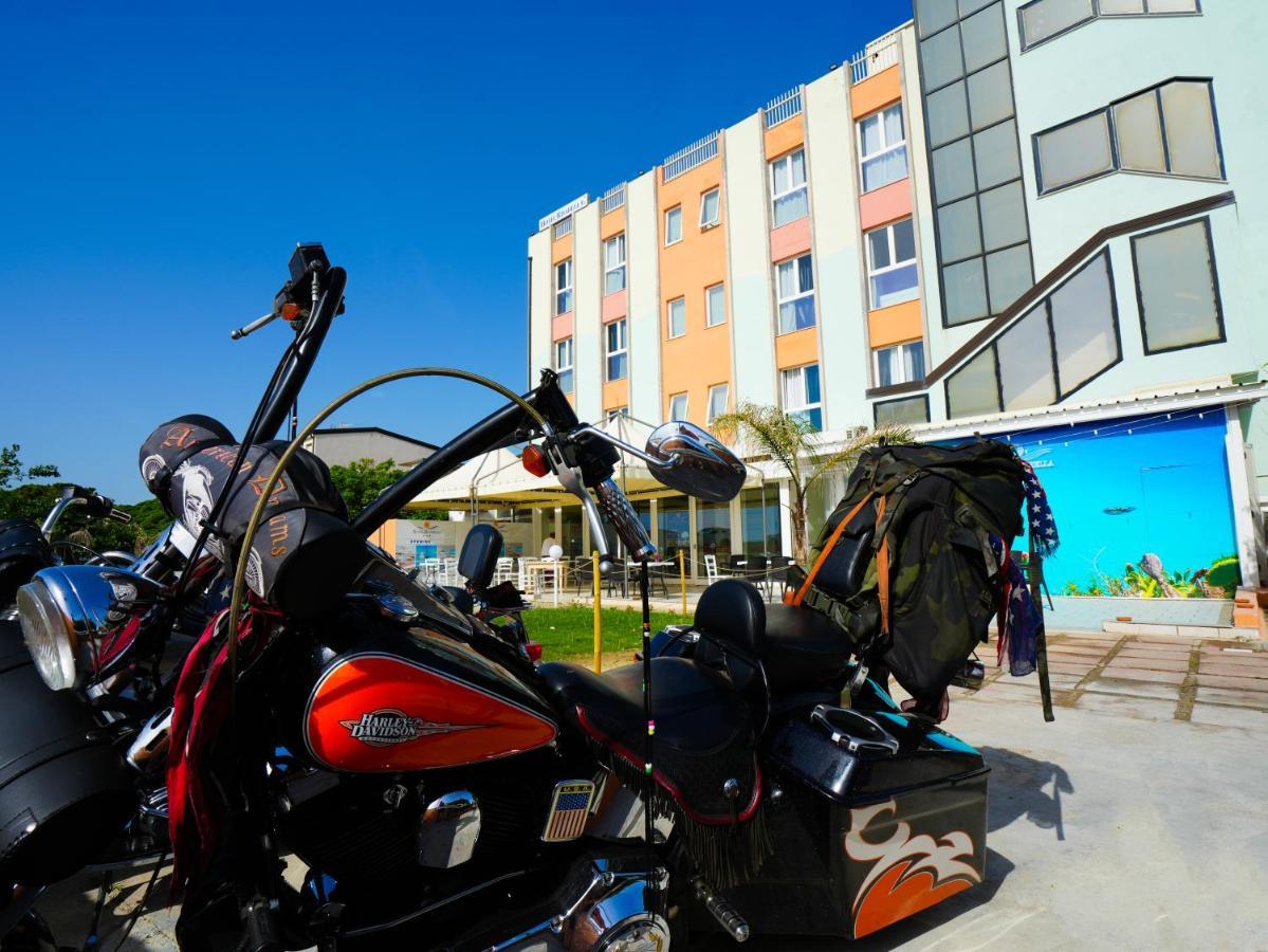 Hotel Rivabella Davoli Luaran gambar