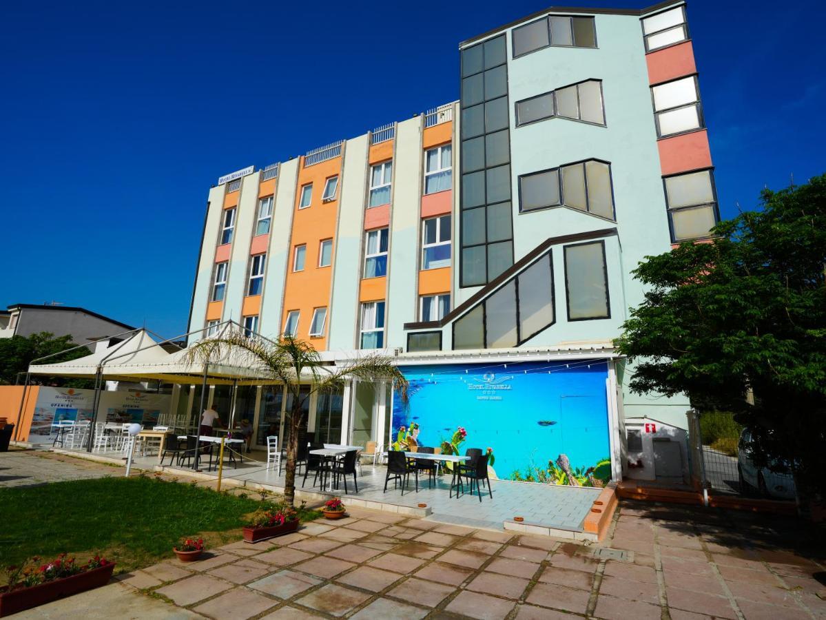 Hotel Rivabella Davoli Luaran gambar