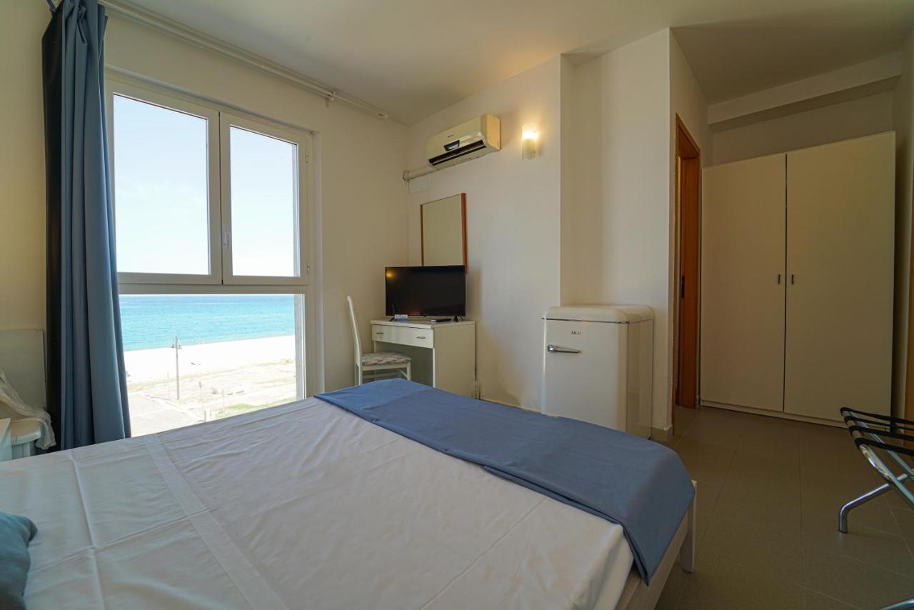 Hotel Rivabella Davoli Luaran gambar