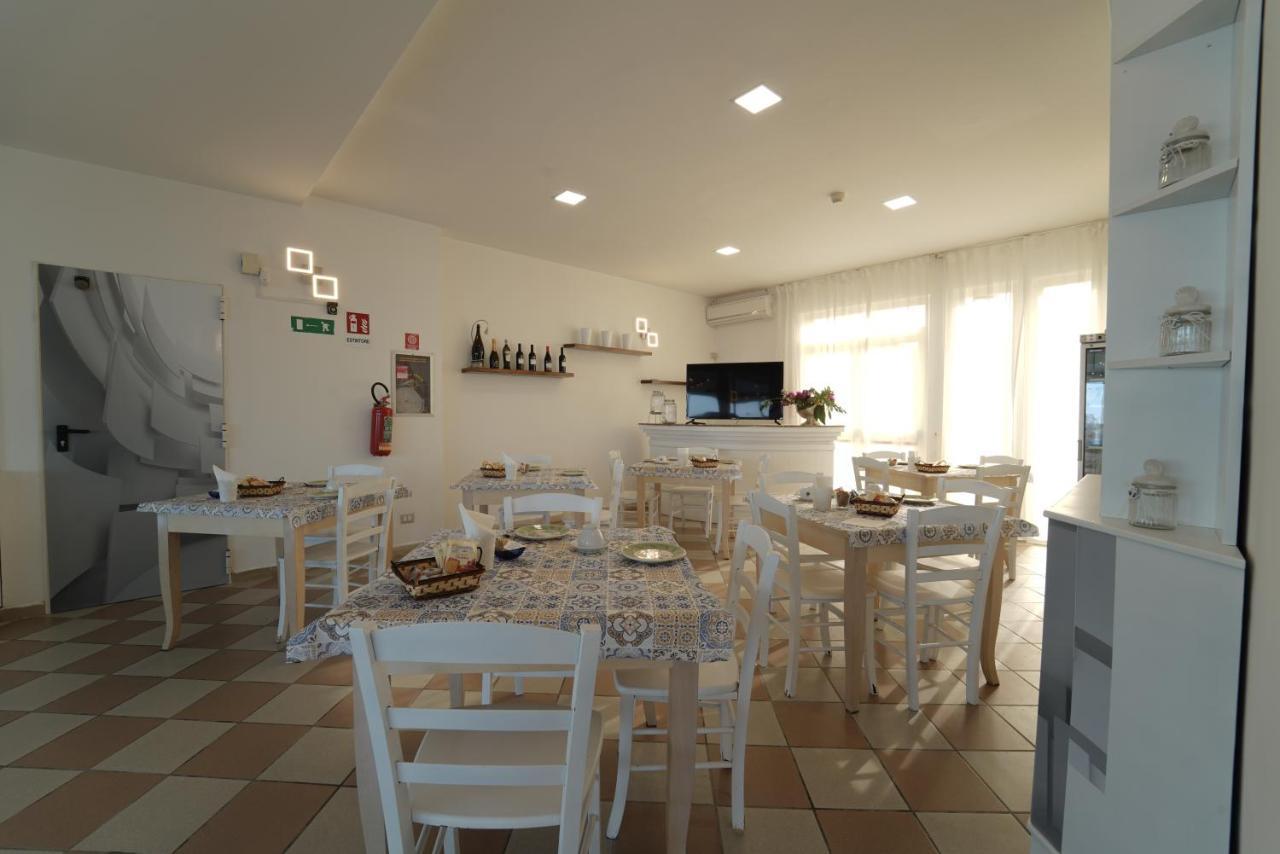 Hotel Rivabella Davoli Luaran gambar