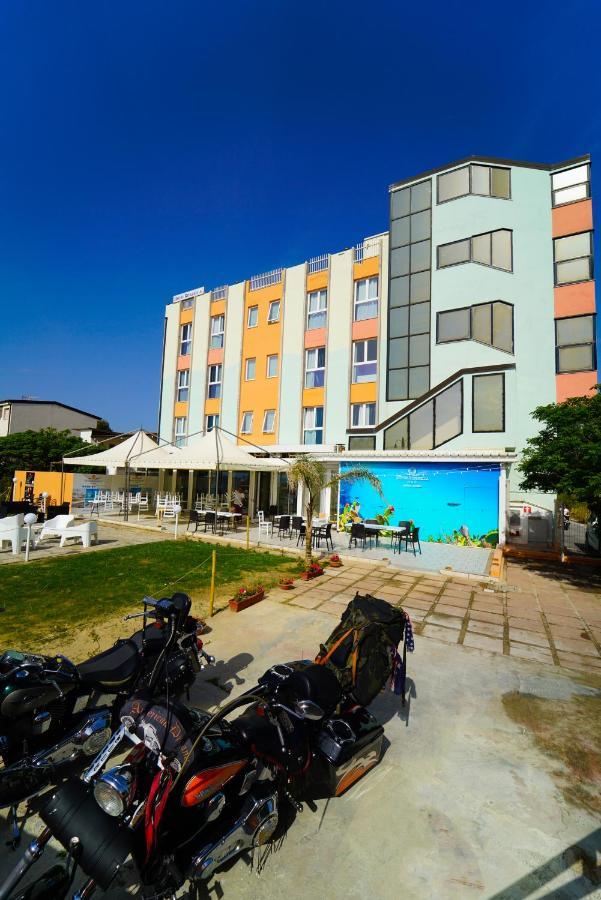 Hotel Rivabella Davoli Luaran gambar