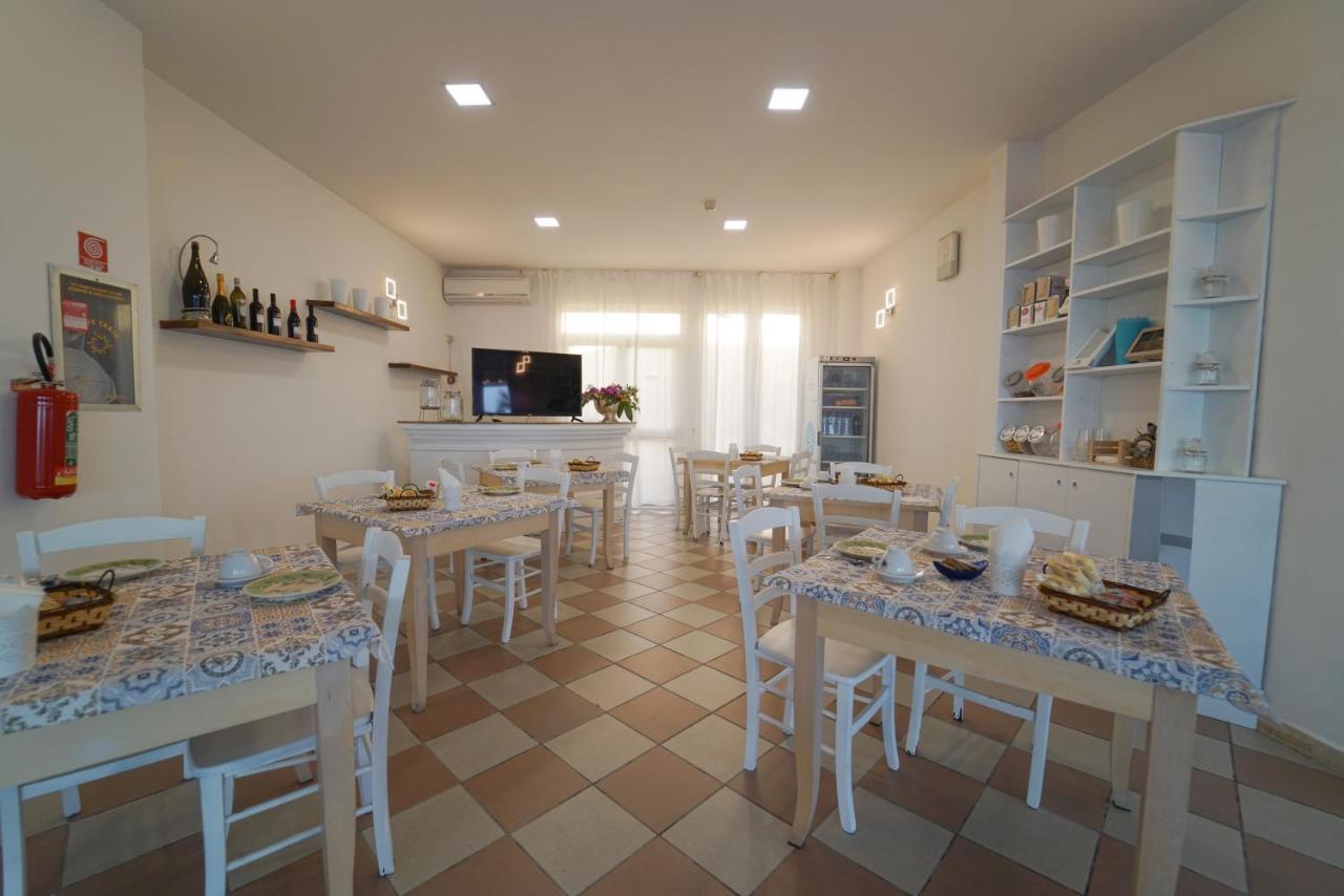 Hotel Rivabella Davoli Luaran gambar