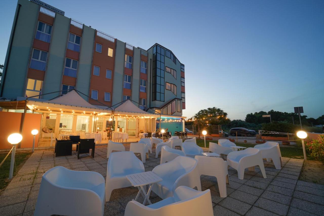 Hotel Rivabella Davoli Luaran gambar